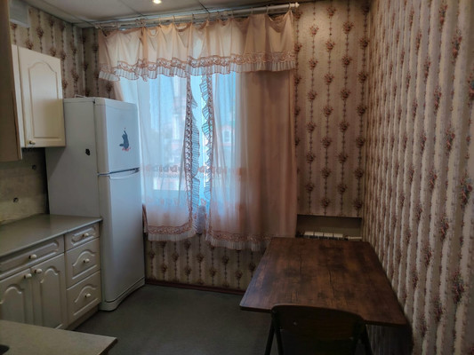 Продам двухкомнатную (2-комн.) квартиру, Циолковского ул, 10, Рязань г