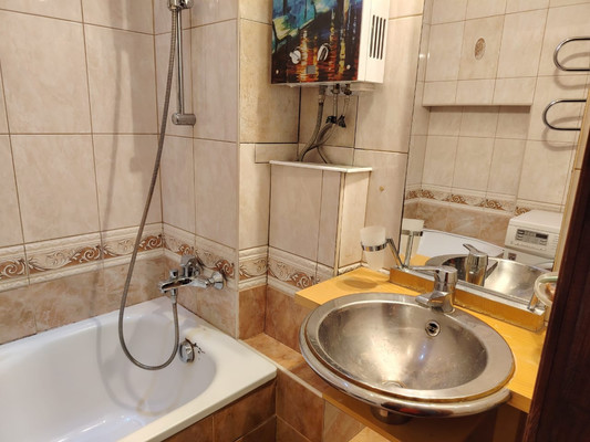 Продам двухкомнатную (2-комн.) квартиру, Циолковского ул, 10, Рязань г