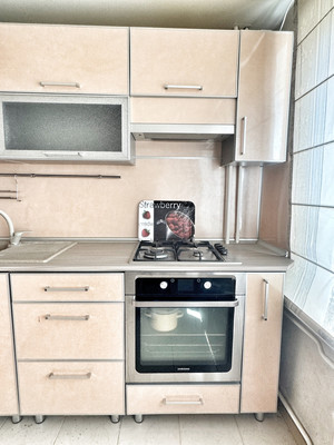 Продам трехкомнатную (3-комн.) квартиру, Ставропольская ул, 182, Краснодар г
