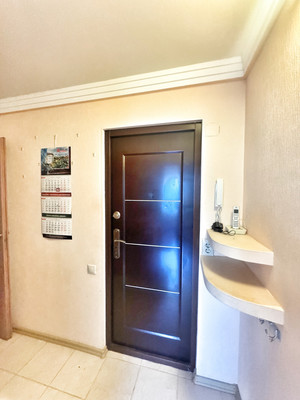 Продам трехкомнатную (3-комн.) квартиру, Ставропольская ул, 182, Краснодар г