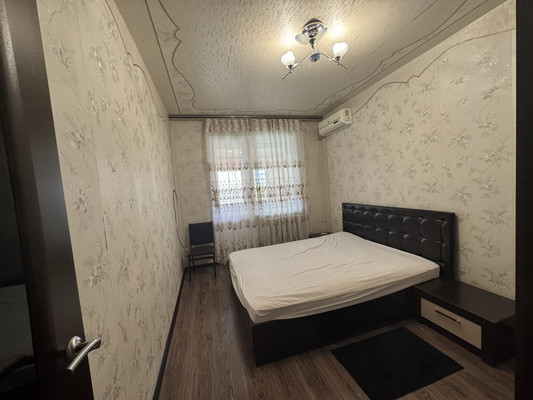Продам двухкомнатную (2-комн.) квартиру, 339-й Стрелковой Дивизии ул, 17, Ростов-на-Дону г
