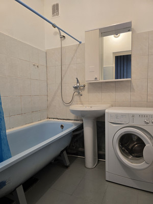 Продам трехкомнатную (3-комн.) квартиру, Конева ул, 28, Ханты-Мансийск г