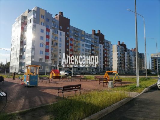 Продам однокомнатную (1-комн.) квартиру, Рябиновая ул, 8к5, Янино-2 д