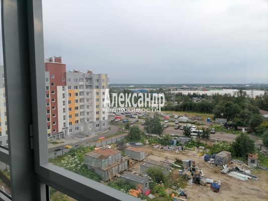 Продам однокомнатную (1-комн.) квартиру, Рябиновая ул, 8к5, Янино-2 д