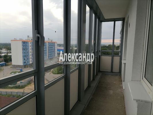 Продам однокомнатную (1-комн.) квартиру, Рябиновая ул, 8к5, Янино-2 д