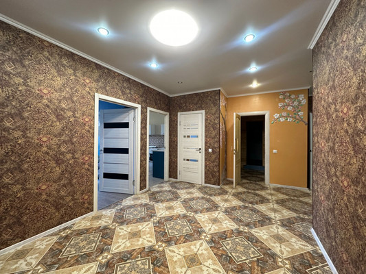 Продам трехкомнатную (3-комн.) квартиру, им. Сергея Есенина ул, 108/2, Краснодар г