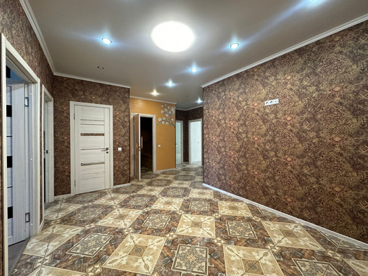Продам трехкомнатную (3-комн.) квартиру, им. Сергея Есенина ул, 108/2, Краснодар г