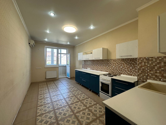 Продам трехкомнатную (3-комн.) квартиру, им. Сергея Есенина ул, 108/2, Краснодар г
