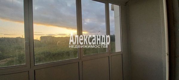 Продам однокомнатную (1-комн.) квартиру, Заводская ул, 18к2, Янино-1 гп