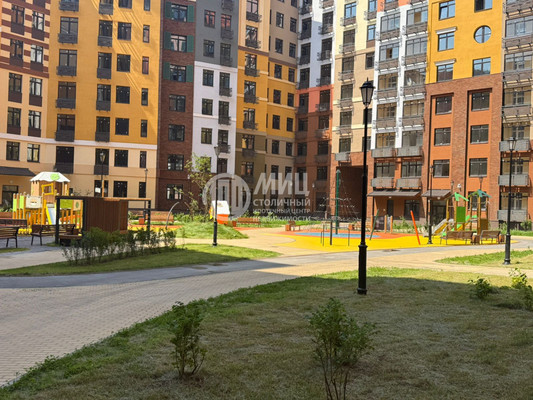 Продам многокомнатную квартиру, 7 кв-л, 15, Развилка п