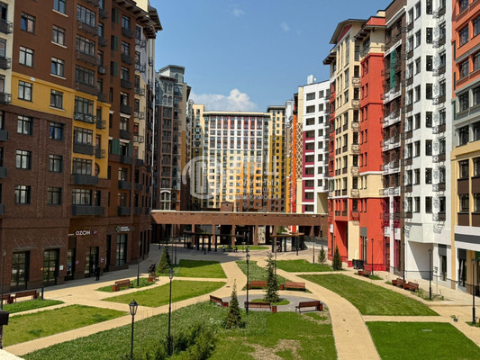 Продам многокомнатную квартиру, 7 кв-л, 15, Развилка п