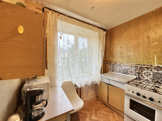 Продам двухкомнатную (2-комн.) квартиру, Канареечная ул, 10, Санкт-Петербург г