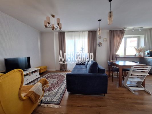 Продам трехкомнатную (3-комн.) квартиру, Тихоокеанская ул, 10к1, Парголово п