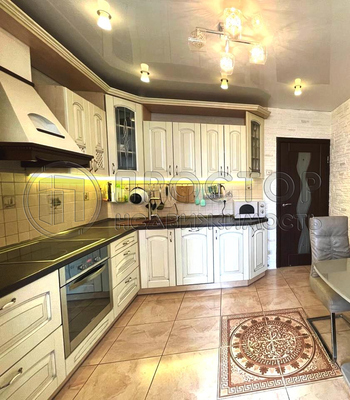 Продам трехкомнатную (3-комн.) квартиру, Новое ш, 5, Дрожжино рп