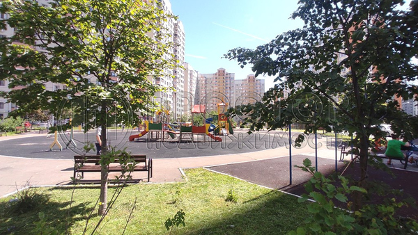 Продам трехкомнатную (3-комн.) квартиру, Новое ш, 5, Дрожжино рп