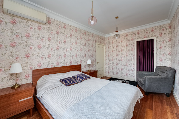 Сдам двухкомнатную (2-комн.) квартиру, Дмитровка Б. ул, 13к9, Москва г