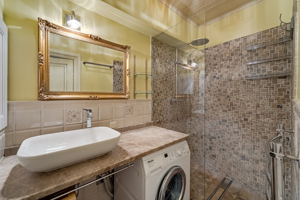 Сдам двухкомнатную (2-комн.) квартиру, Дмитровка Б. ул, 13к9, Москва г