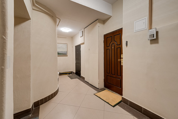 Сдам двухкомнатную (2-комн.) квартиру, Дмитровка Б. ул, 13к9, Москва г