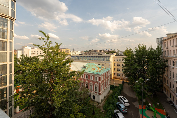 Сдам двухкомнатную (2-комн.) квартиру, Дмитровка Б. ул, 13к9, Москва г