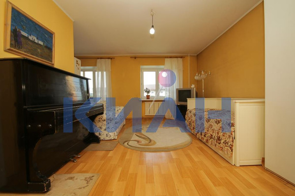 Продам двухкомнатную (2-комн.) квартиру, Дубровинского ул, 62А, Красноярск г