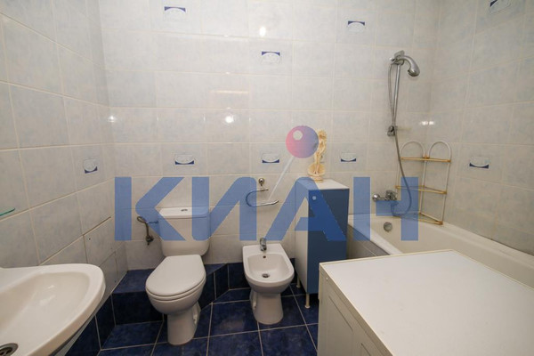 Продам двухкомнатную (2-комн.) квартиру, Дубровинского ул, 62А, Красноярск г