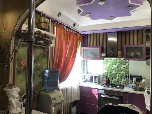 Продам трехкомнатную (3-комн.) квартиру, Ростовская ул, 6, Симферополь г