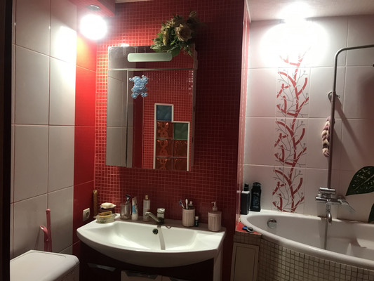 Продам трехкомнатную (3-комн.) квартиру, Ростовская ул, 6, Симферополь г
