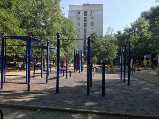 Продам трехкомнатную (3-комн.) квартиру, Ростовская ул, 6, Симферополь г