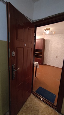 Продам комнату в 8-комн. квартире, Сибиряков-Гвардейцев ул, 64, Новосибирск г