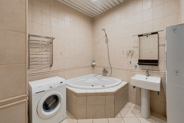 Продам трехкомнатную (3-комн.) квартиру, Кутузовский пр-кт, 35, Москва г