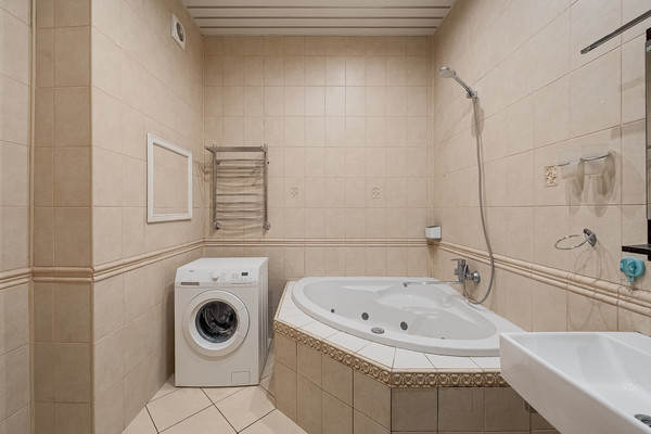 Продам трехкомнатную (3-комн.) квартиру, Кутузовский пр-кт, 35, Москва г