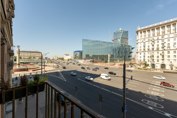 Продам трехкомнатную (3-комн.) квартиру, Кутузовский пр-кт, 35, Москва г