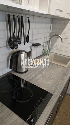 Продам однокомнатную (1-комн.) квартиру, Маршала Казакова ул, 72к1с1, Санкт-Петербург г