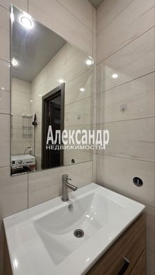 Продам однокомнатную (1-комн.) квартиру, Маршала Казакова ул, 72к1с1, Санкт-Петербург г