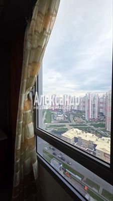 Продам однокомнатную (1-комн.) квартиру, Маршала Казакова ул, 72к1с1, Санкт-Петербург г