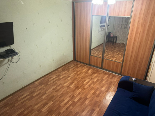 Продам однокомнатную (1-комн.) квартиру, Латышских Стрелков ул, 27, Казань г