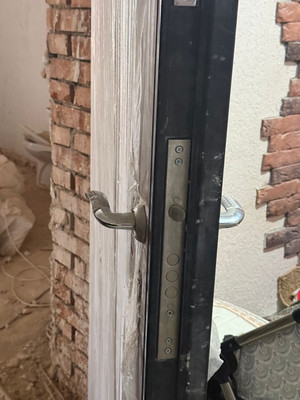 Продам трехкомнатную (3-комн.) квартиру, Тлостанова ул, 28, Нальчик г