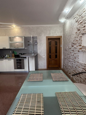 Продам трехкомнатную (3-комн.) квартиру, Октябрьское ш, 3Д, Волгодонск г