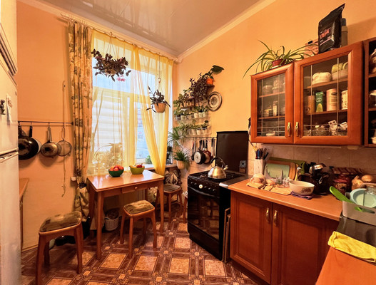 Продам двухкомнатную (2-комн.) квартиру, 16-я В.О. линия, 65, Санкт-Петербург г
