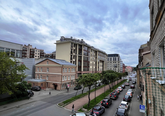 Продам двухкомнатную (2-комн.) квартиру, 16-я В.О. линия, 65, Санкт-Петербург г