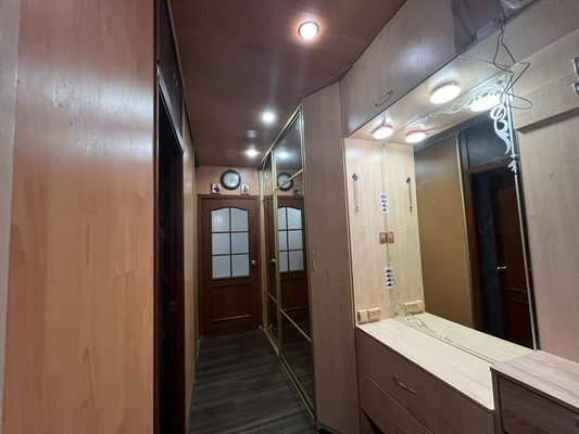 Продам трехкомнатную (3-комн.) квартиру, Маршала Казакова ул, 10Ек1, Санкт-Петербург г