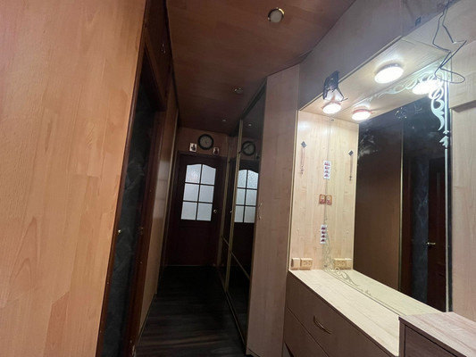 Продам трехкомнатную (3-комн.) квартиру, Маршала Казакова ул, 10Ек1, Санкт-Петербург г