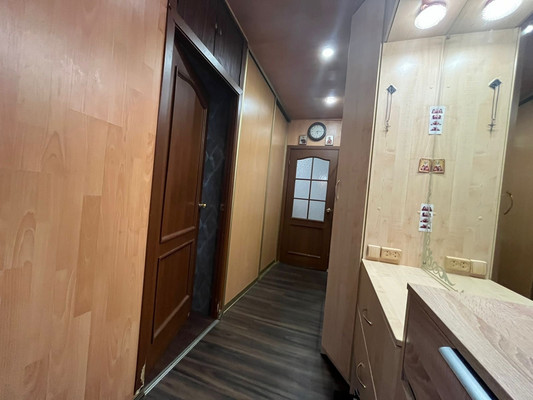 Продам трехкомнатную (3-комн.) квартиру, Маршала Казакова ул, 10Ек1, Санкт-Петербург г