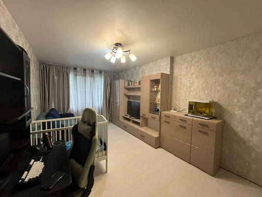 Продам трехкомнатную (3-комн.) квартиру, Маршала Казакова ул, 10Ек1, Санкт-Петербург г