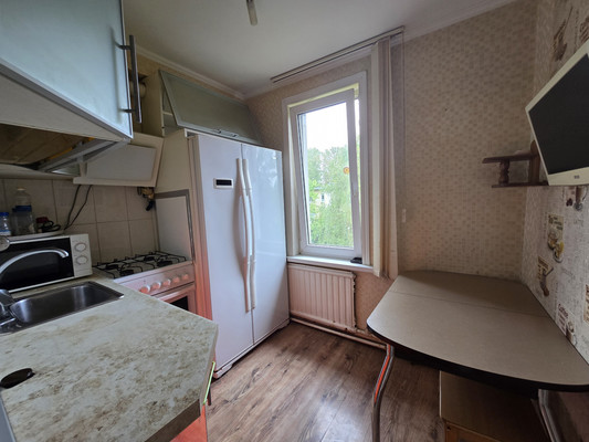 Продам многокомнатную квартиру, Червонного Казачества ул, 10, Санкт-Петербург г