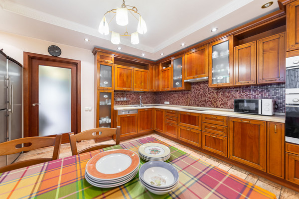Продам многокомнатную квартиру, Рашетова ул, 14, Санкт-Петербург г