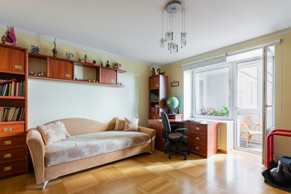 Продам многокомнатную квартиру, Рашетова ул, 14, Санкт-Петербург г