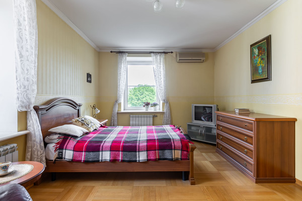 Продам многокомнатную квартиру, Рашетова ул, 14, Санкт-Петербург г