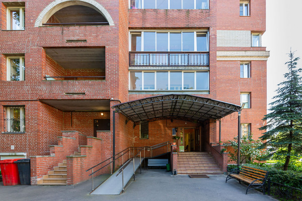 Продам многокомнатную квартиру, Рашетова ул, 14, Санкт-Петербург г