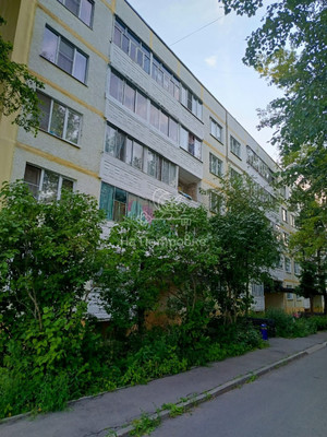 Продам двухкомнатную (2-комн.) квартиру, Школьная ул, 20, Рогово п